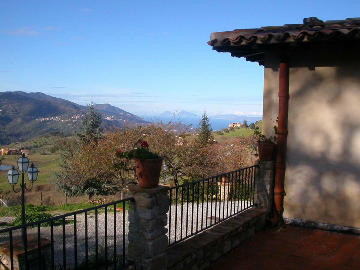 Agriturismo Il Daino San Piero Patti Exterior photo